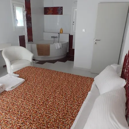 Mykonos Redocher